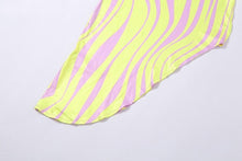 Cargar imagen en el visor de la galería, PINK ZEBRA DRESS